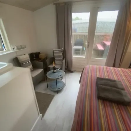 Bed & Breakfast Boat Amsterdam