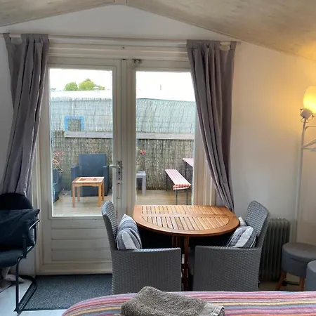 Bed & Breakfast Boat