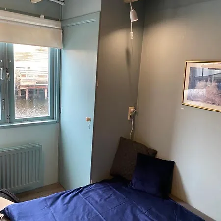 Bed & Breakfast Boat Amsterdam