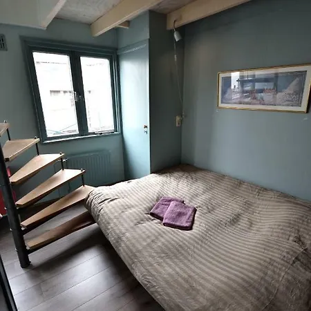 Bed & Breakfast Boat