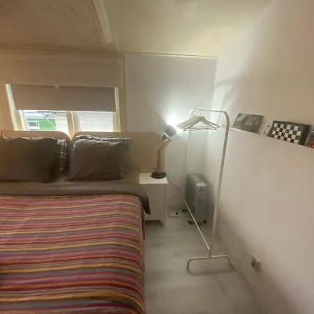 Boat Bed & Breakfast